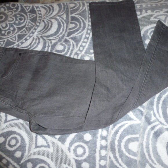 Kenneth Cole Grey Straight Leg Jeans Men’s Size 32x29 - Picture 2 of 8